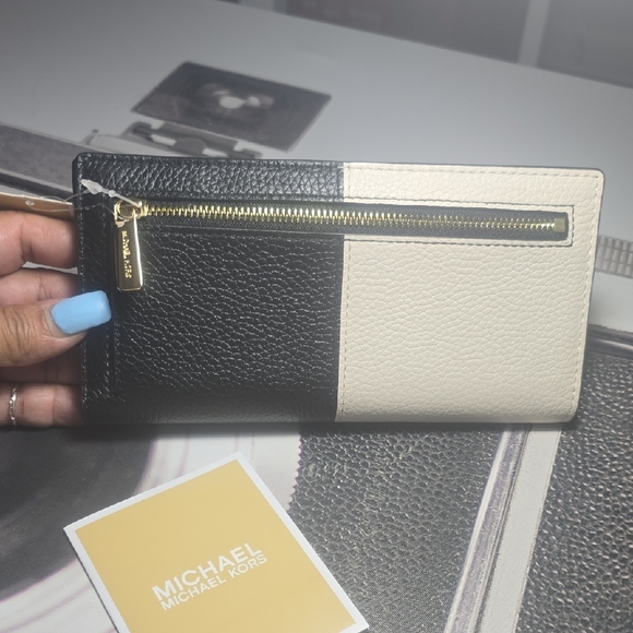 Michael Kors Black and Cream Wallet with Metallic Detail - Picture 6 of 6